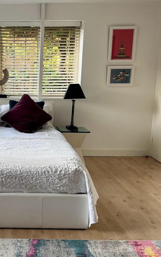 The Hideaway - Kent Apartment