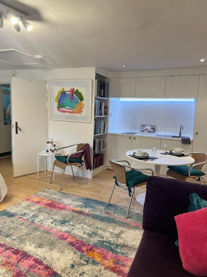 The Hideaway - Kent Apartment Sole Street